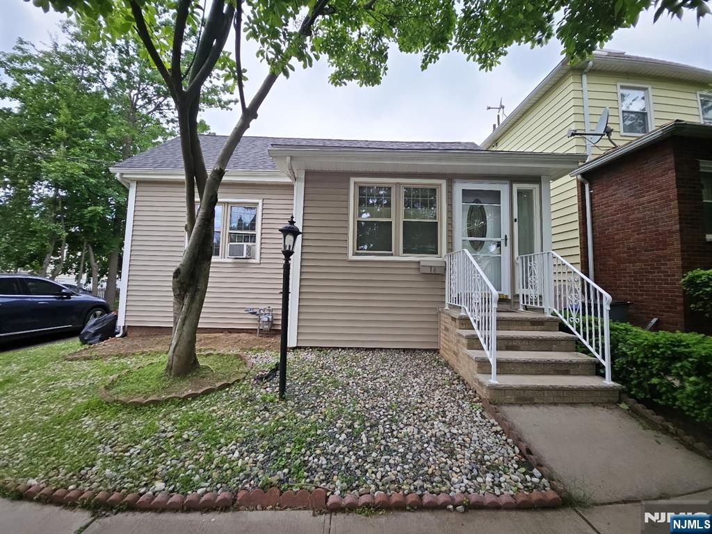 Homes for sale in Ridgefield Park, NJ | 14 Garden St, Ridgefield Park, NJ 07660 | MLS# 25038378