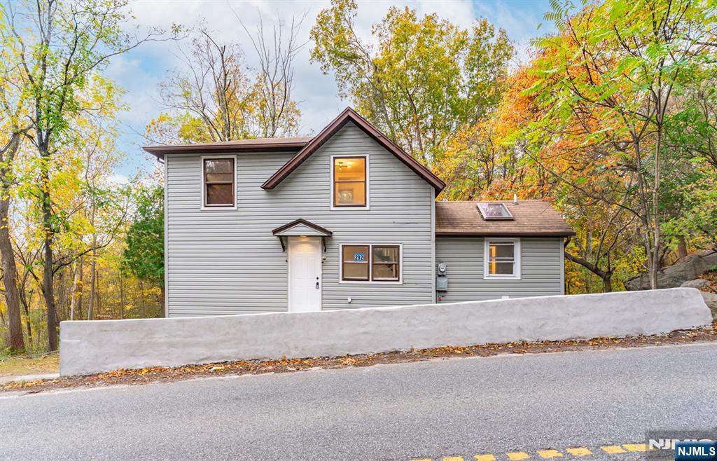 Homes for sale in Bloomingdale, NJ | 292 Macopin Rd, Bloomingdale, NJ 07403 | MLS# 25038395