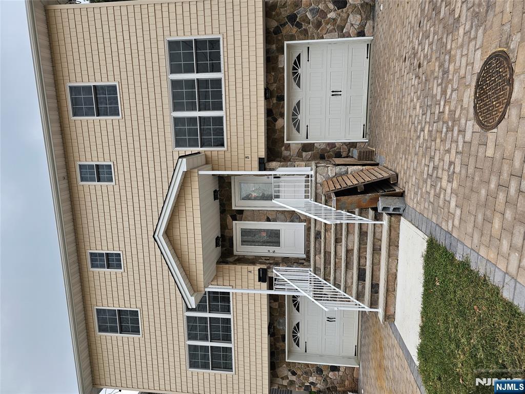 61 Midland Ave, Garfield, NJ 07026 | LoopNet, image size:768x1024