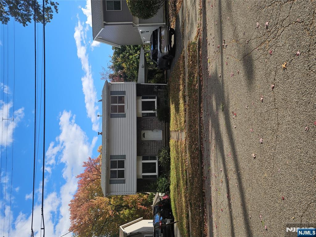 [ click for enlarged photo and details; hover to pause slide show ]