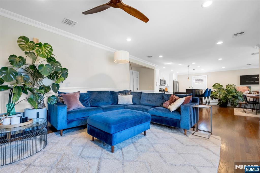 Homes for sale in Fort Lee, NJ | 1068 Fairview Ln, Fort Lee, NJ 07024 | MLS# 25038528