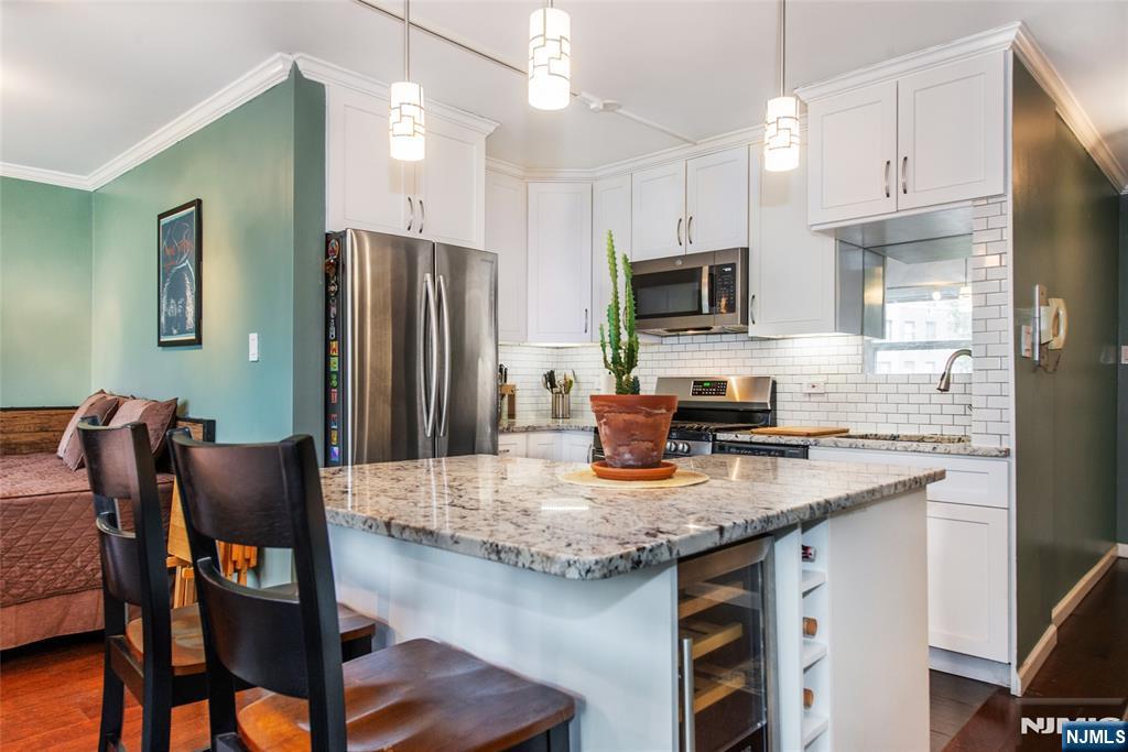 Homes for sale in West New York, NJ | 6050 Boulevard East #3E, West New York, NJ 07093 | MLS# 25038709