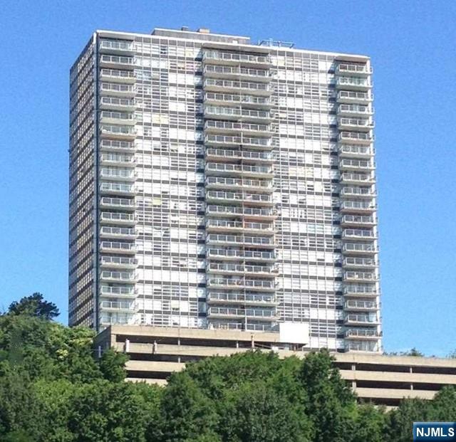 Homes for sale in West New York, NJ | 6050 Boulevard East #3E, West New York, NJ 07093 | MLS# 25038709