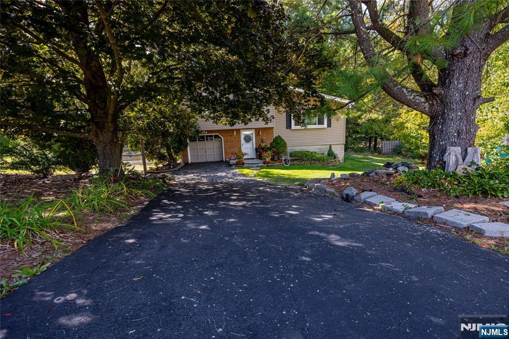 Homes for sale in Vernon, NJ | 3 Quail Ct, Vernon, NJ 07422 | MLS# 25038712