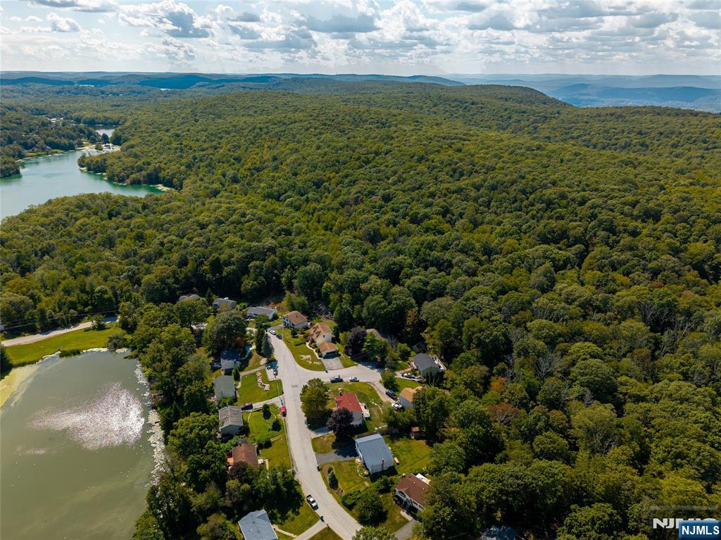 Homes for sale in Vernon, NJ | 3 Quail Ct, Vernon, NJ 07422 | MLS# 25038712