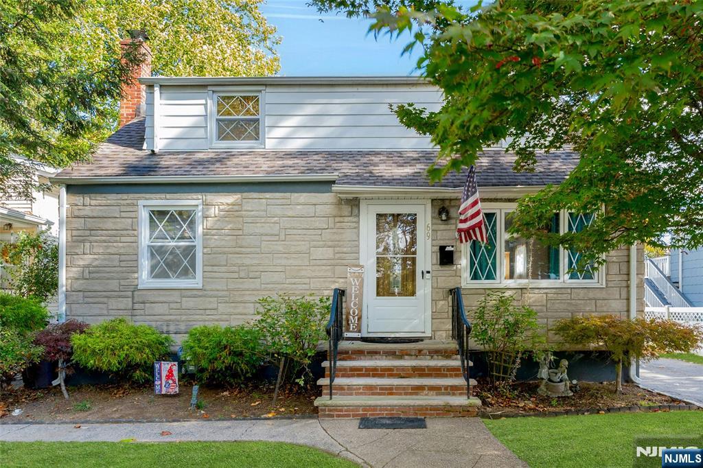 Homes for sale in New Milford, NJ | 69 River Rd, New Milford, NJ 07646 | MLS# 25038724