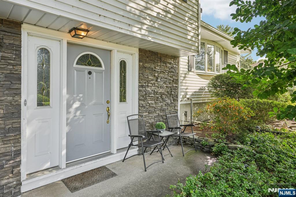 $825,000 Split Level