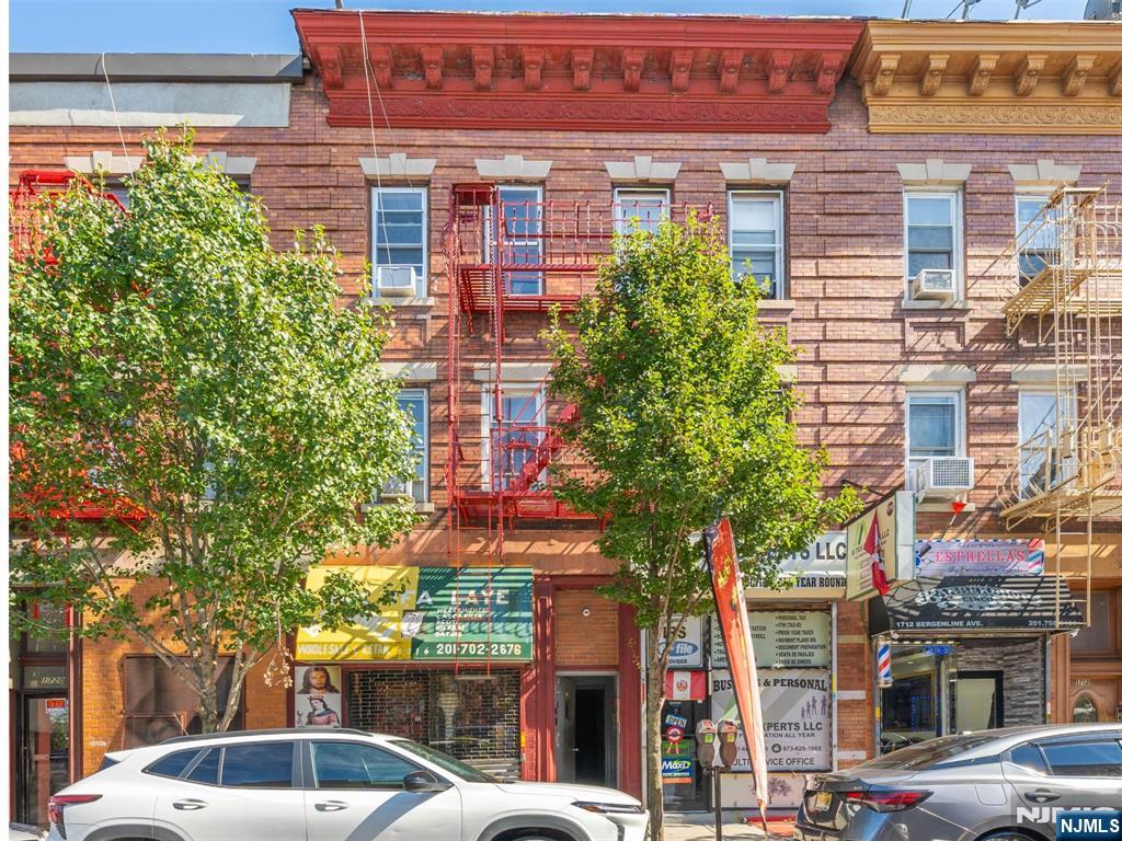 Homes for sale in Union City, NJ | 1716 Bergenline Ave, Union City, NJ 07087 | MLS# 25038764