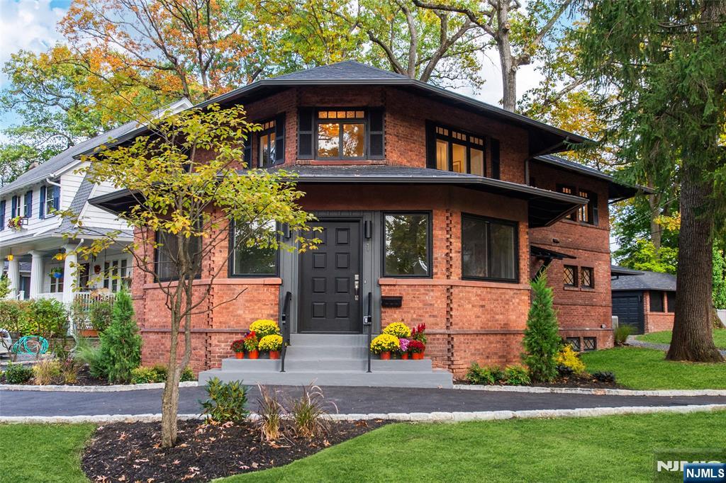 Homes for sale in Glen Ridge, NJ | 1 Hamilton Rd, Glen Ridge, NJ 07028 | MLS# 25038872