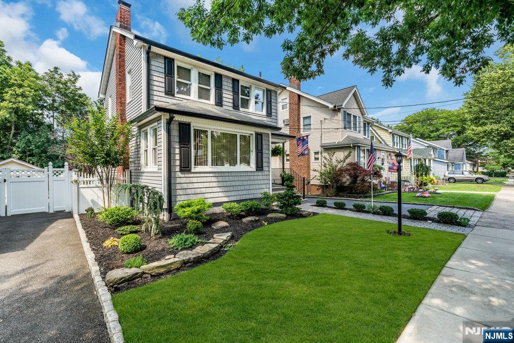 Homes for sale in Ridgefield Park, NJ | 40 Arthur St, Ridgefield Park, NJ 07660 | MLS# 25038913