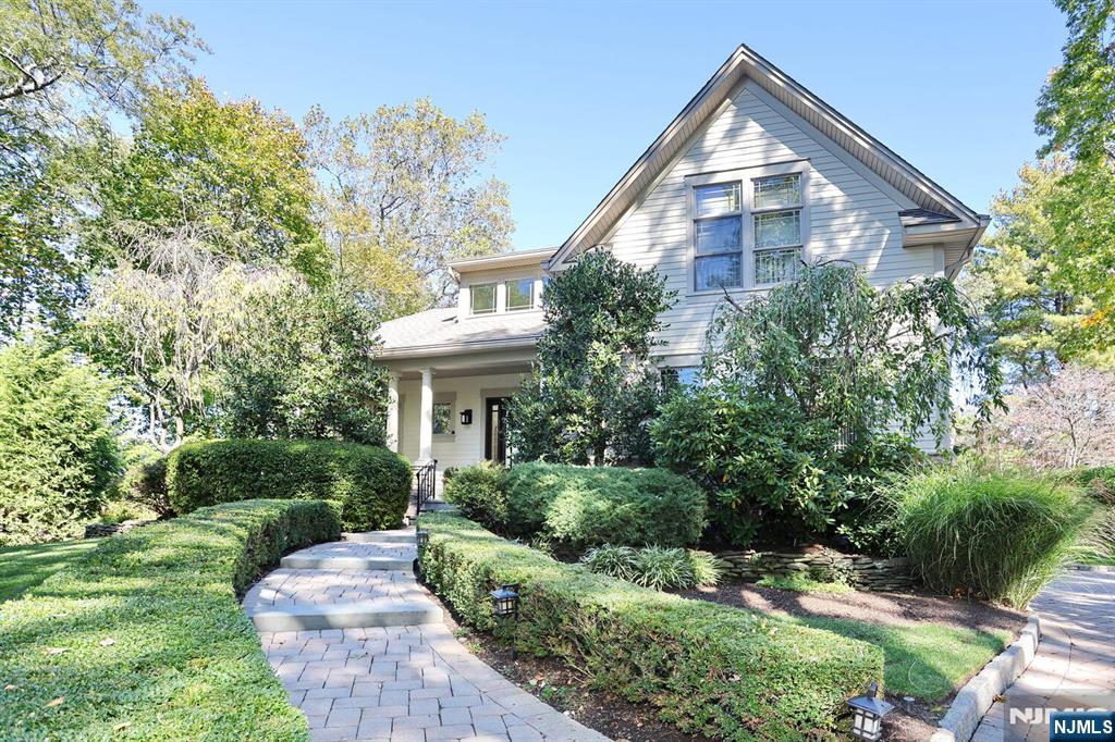 Homes for sale in Norwood, NJ | 323 Rivervale Ave, Norwood, NJ 07648 | MLS# 25038954