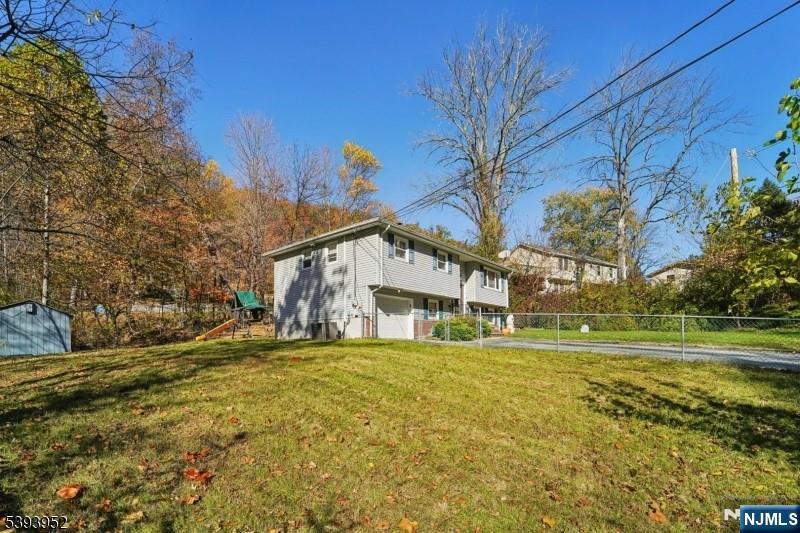 Homes for sale in Vernon, NJ | 5 Zinnia Ct, Vernon, NJ 07418 | MLS# 25038961