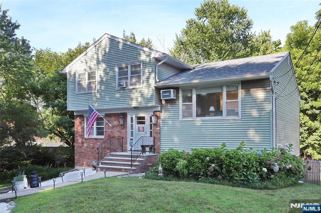 Homes for sale in New Milford, NJ | 314 Hirschfeld Pl, New Milford, NJ 07646 | MLS# 25039035