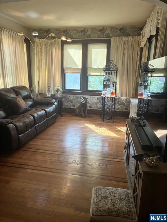 Homes for sale in Teaneck, NJ | 708 Linden Ave, Teaneck, NJ 07666 | MLS# 25039040