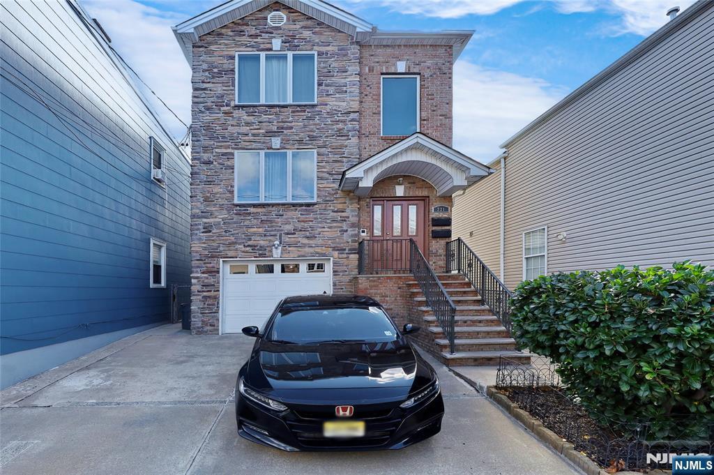 Homes for sale in Harrison, NJ | 221 William St, Harrison, NJ 07029 | MLS# 25039042