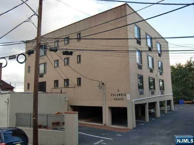 [ click for enlarged photo and details; hover to pause slide show ]