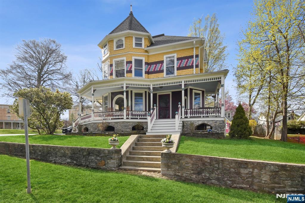 Homes for sale in Hackettstown, NJ | 412 Plane St, Hackettstown, NJ 07840 | MLS# 25039077