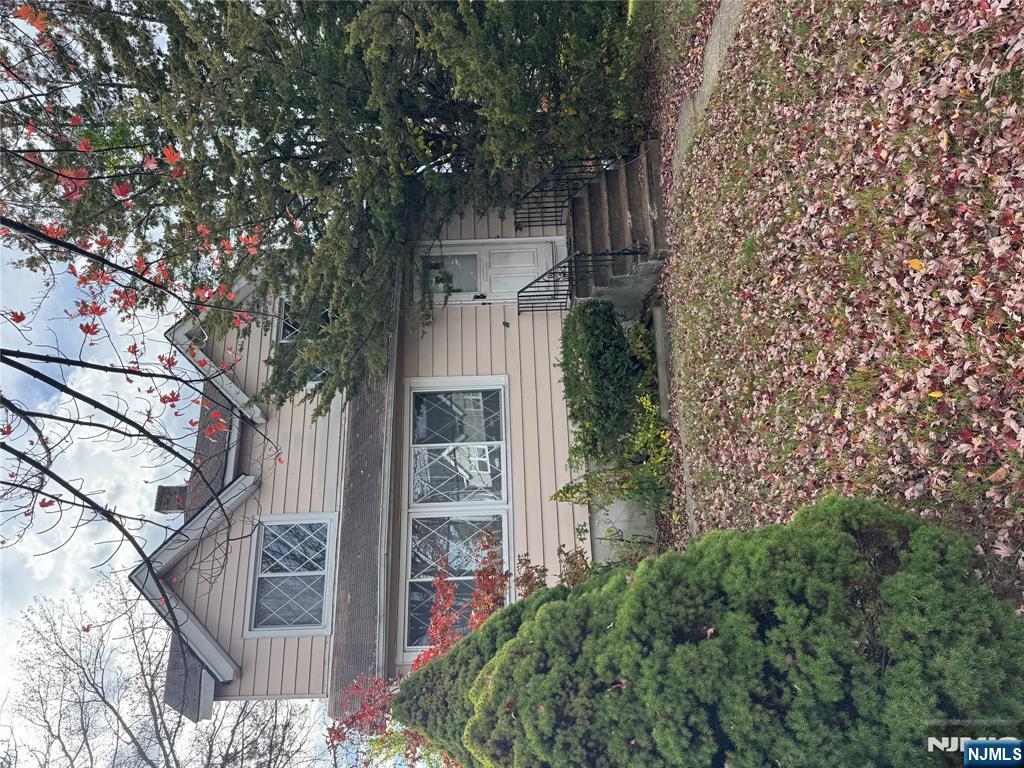 Homes for sale in Ridgefield, NJ | 898 Lancaster Rd, Ridgefield, NJ 07657 | MLS# 25039122