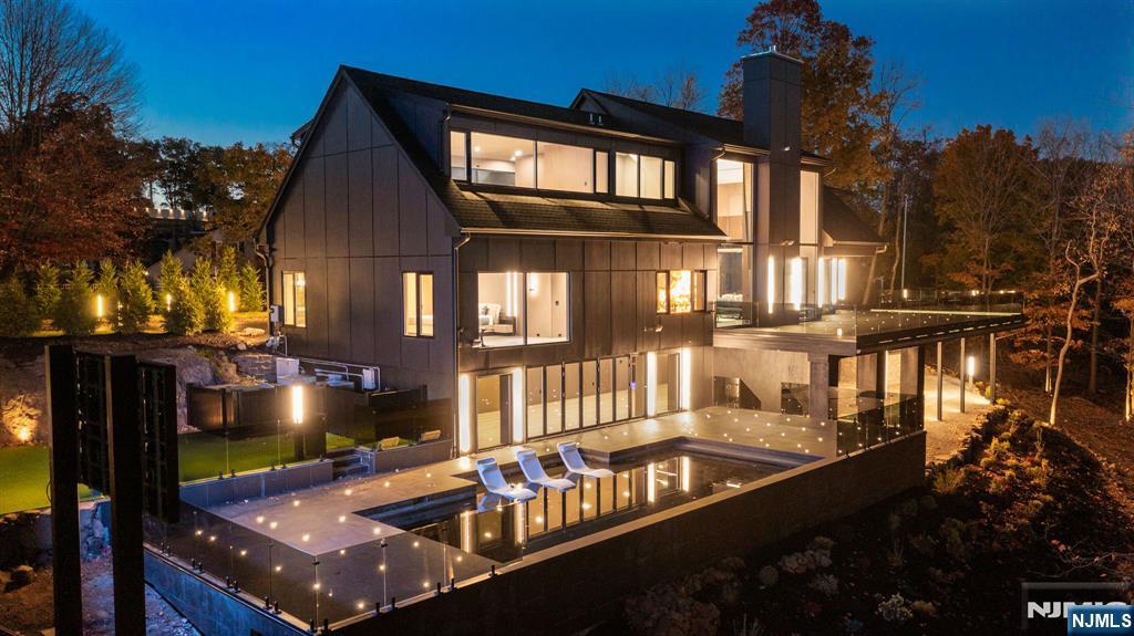 Homes for sale in Totowa, NJ | 8 Flintlock Ct, Totowa, NJ 07512 | MLS# 25039130