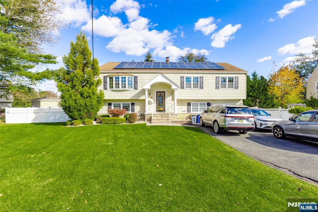 Homes for sale in Verona, NJ | 3 Old Farm Rd, Verona, NJ 07044 | MLS# 25039143