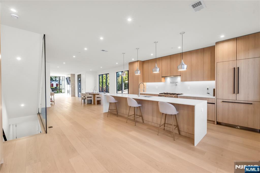 Homes for sale in Fort Lee, NJ | 1180 14Th St, Fort Lee, NJ 07024 | MLS# 25039148