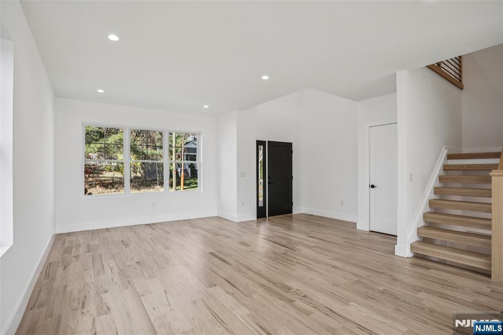 Homes for sale in Northvale, NJ | 312 Lambert, Northvale, NJ 07647 | MLS# 25039158