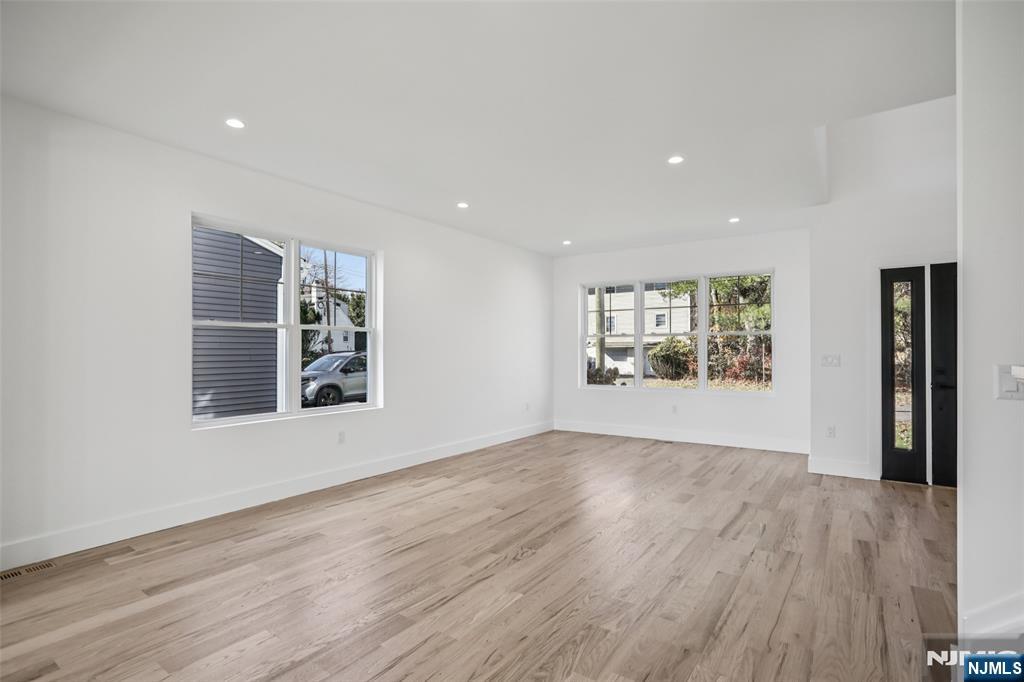 Homes for sale in Northvale, NJ | 314 Lambert, Northvale, NJ 07647 | MLS# 25039159