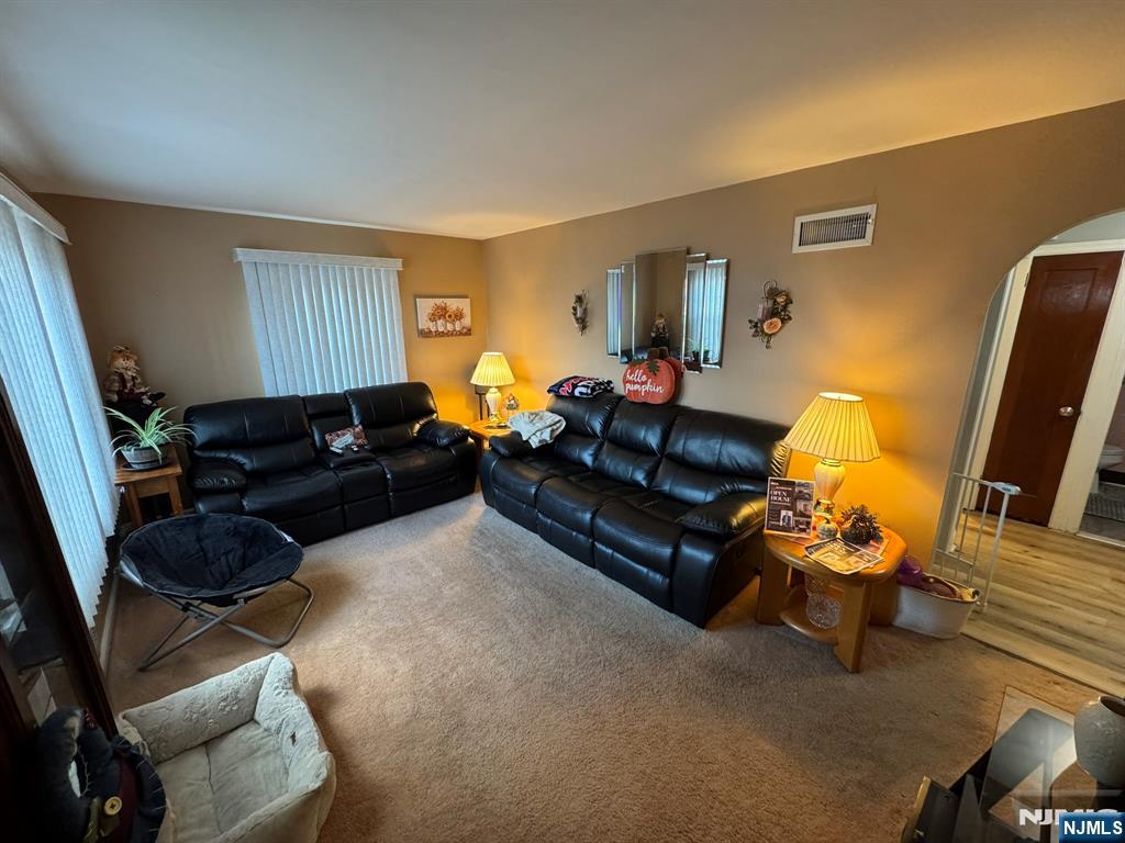 Homes for sale in Totowa, NJ | 95 Elizabeth Pl, Totowa, NJ 07512 | MLS# 25039216