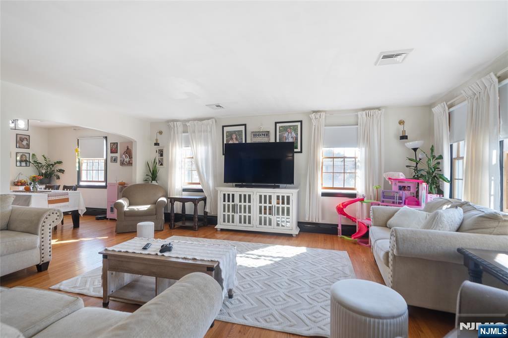 Homes for sale in Phillipsburg, NJ | 507 Ohio Ave, Phillipsburg, NJ 08865 | MLS# 25039235