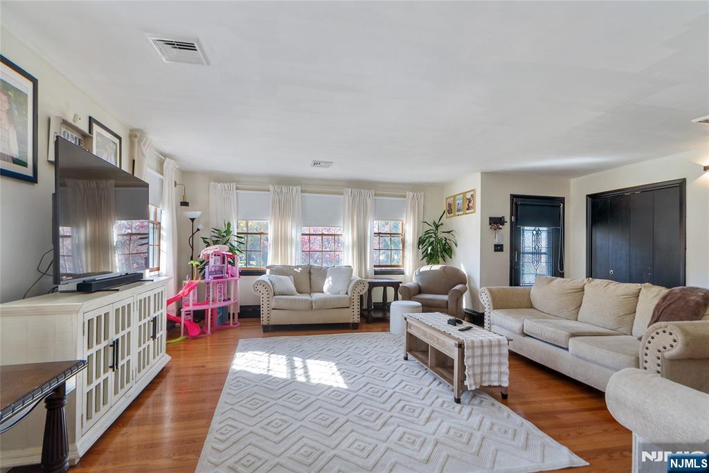 Homes for sale in Phillipsburg, NJ | 507 Ohio Ave, Phillipsburg, NJ 08865 | MLS# 25039235