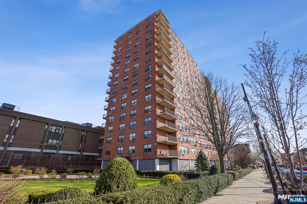 Homes for sale in Union City, NJ | 500 Central Ave #1605, Union City, NJ 07087 | MLS# 25039279