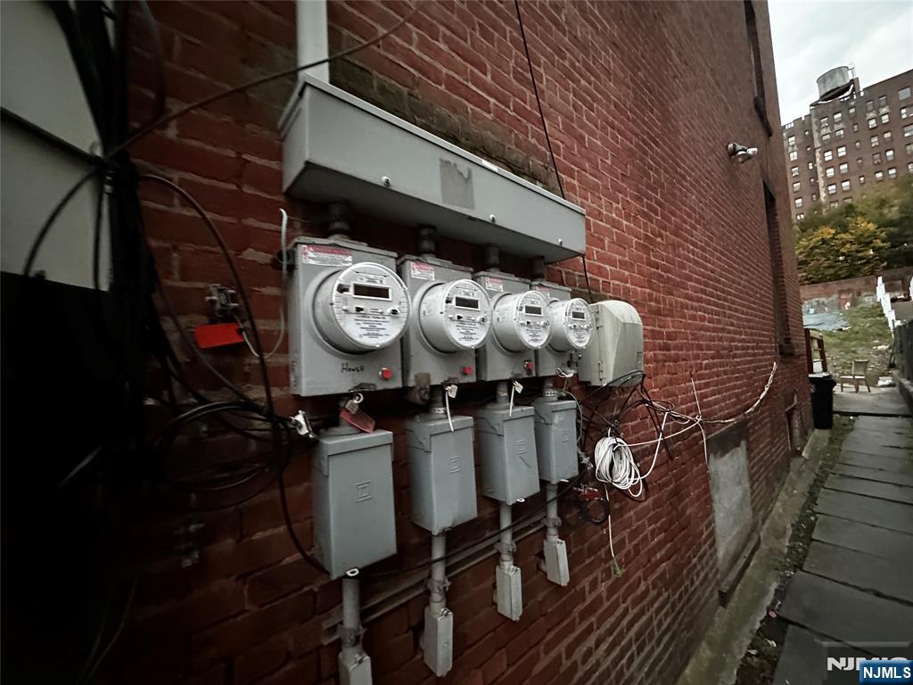 Homes for sale in Newark, NJ | 366 Summer Ave, Newark, NJ 07104 | MLS# 25039322