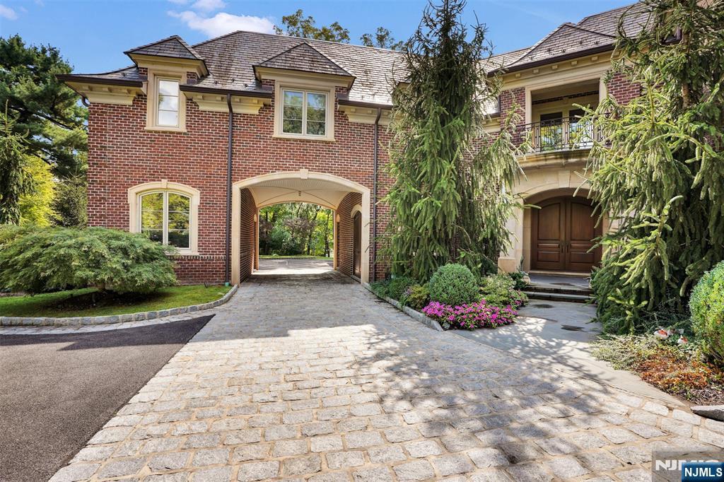 Homes for sale in Teaneck, NJ | 1500 River Rd, Teaneck, NJ 07666 | MLS# 25039340