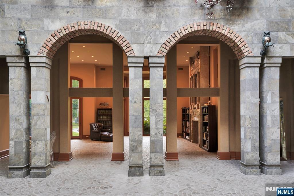 Homes for sale in Teaneck, NJ | 1500 River Rd, Teaneck, NJ 07666 | MLS# 25039340