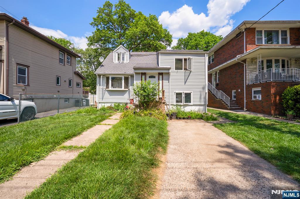 Homes for sale in Ridgefield, NJ | 735 Clark Ave, Ridgefield, NJ 07657 | MLS# 25039353