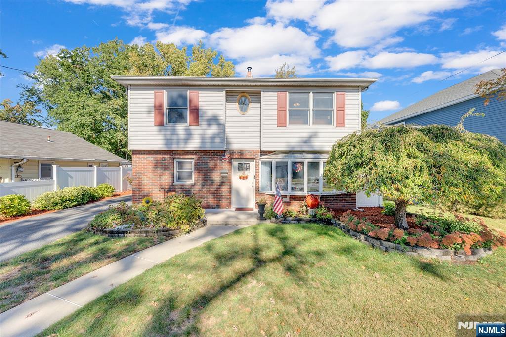 Homes for sale in Rochelle Park, NJ | 62 Grove Ave, Rochelle Park, NJ 07662 | MLS# 25039392