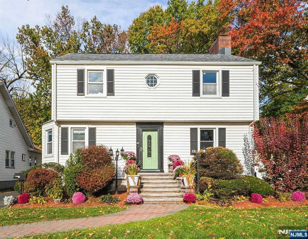 Homes for sale in Maplewood, NJ | 43 Boyden, Maplewood, NJ 07040 | MLS# 25039399