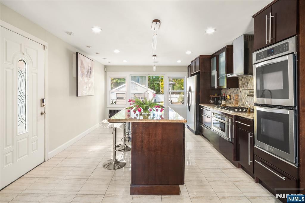 Homes for sale in Maplewood, NJ | 43 Boyden, Maplewood, NJ 07040 | MLS# 25039399