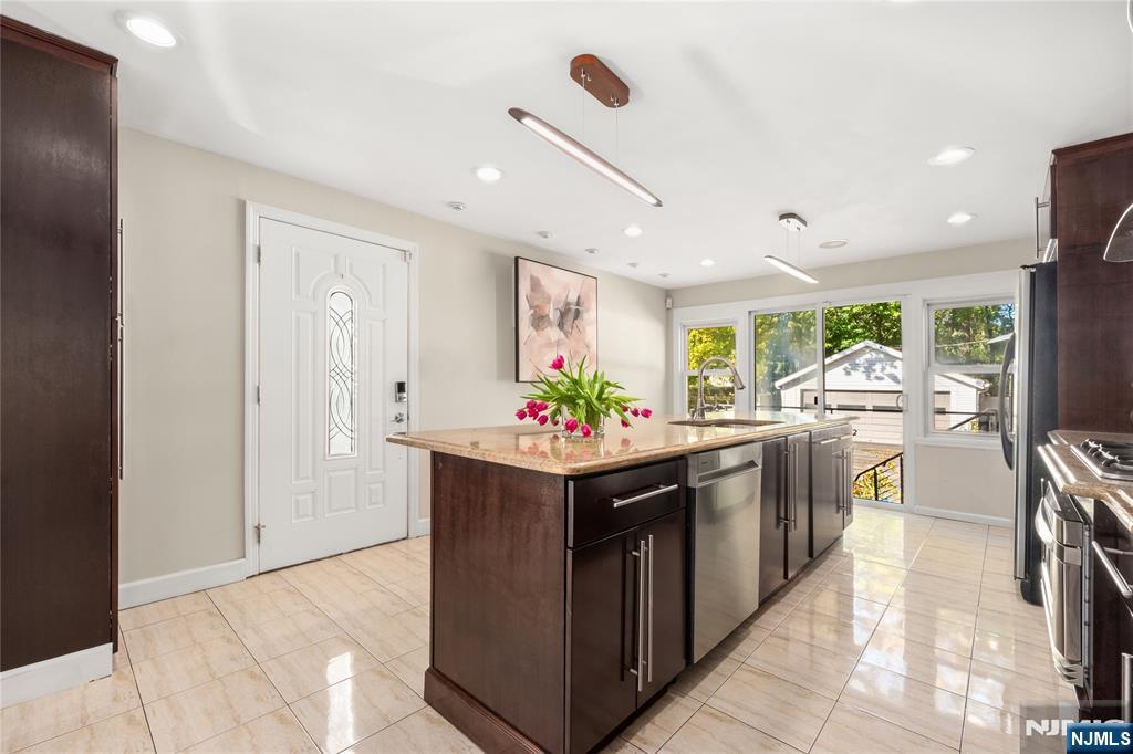 Homes for sale in Maplewood, NJ | 43 Boyden, Maplewood, NJ 07040 | MLS# 25039399