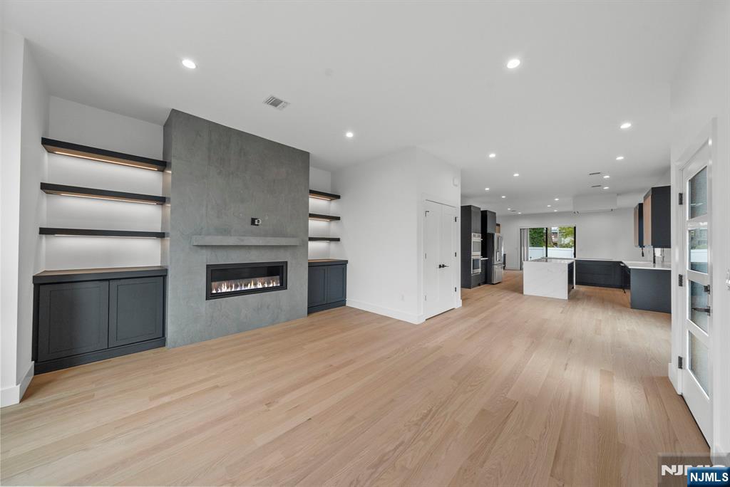 Homes for sale in Palisades Park, NJ | 256 7Th St #C, Palisades Park, NJ 07650 | MLS# 25039490