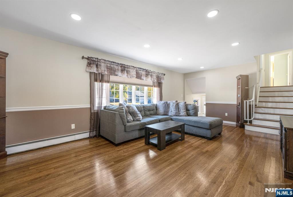 Homes for sale in Wanaque, NJ | 48 Willow Way, Wanaque, NJ 07465 | MLS# 25039530