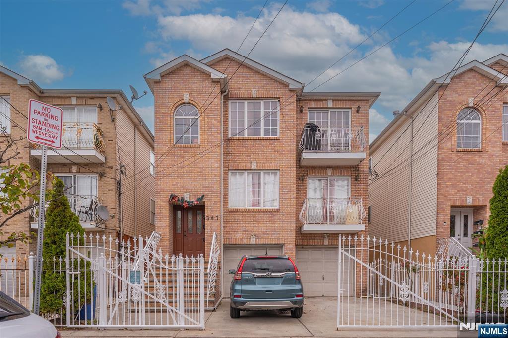 153 Fleming Ave, Newark City, NJ, 07105-4982