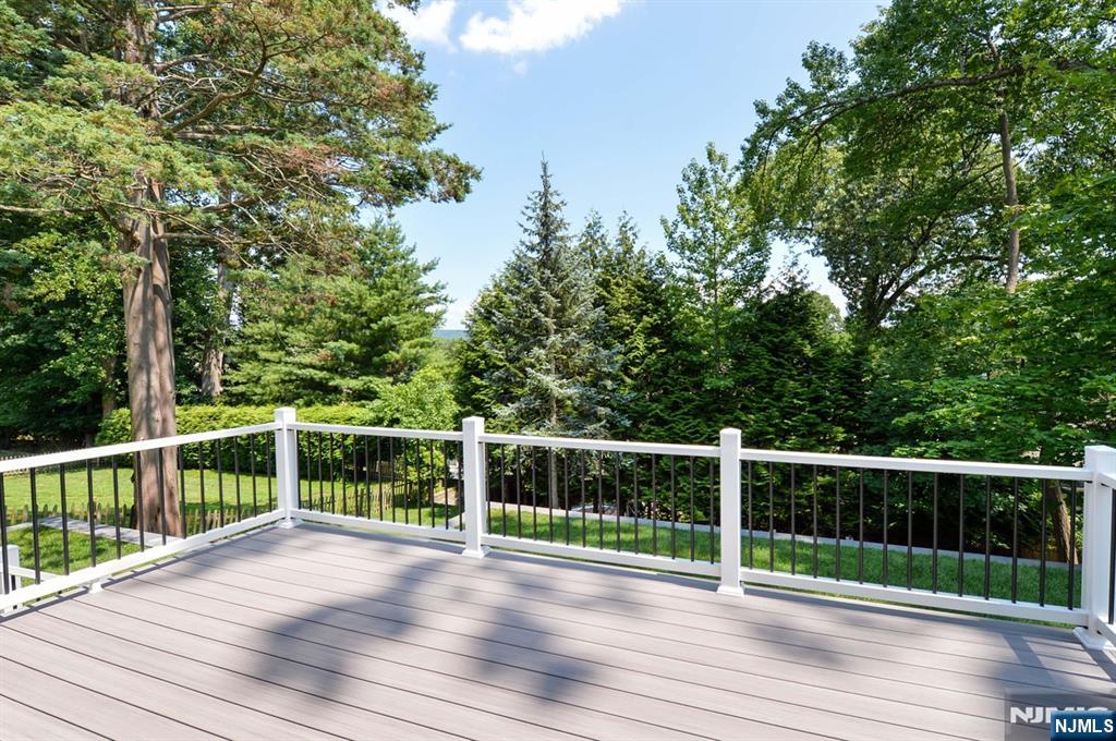 Homes for sale in Cresskill, NJ | 72 Roosevelt St, Cresskill, NJ 07626 | MLS# 25039597