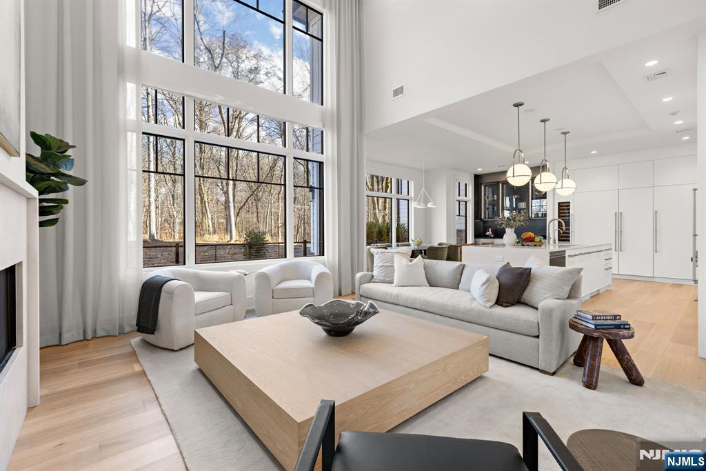 Homes for sale in Demarest, NJ | 1 Stone Bridge Ct, Demarest, NJ 07627 | MLS# 25039602