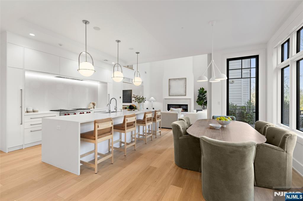 Homes for sale in Demarest, NJ | 2 Stone Bridge Ct, Demarest, NJ 07627 | MLS# 25039612