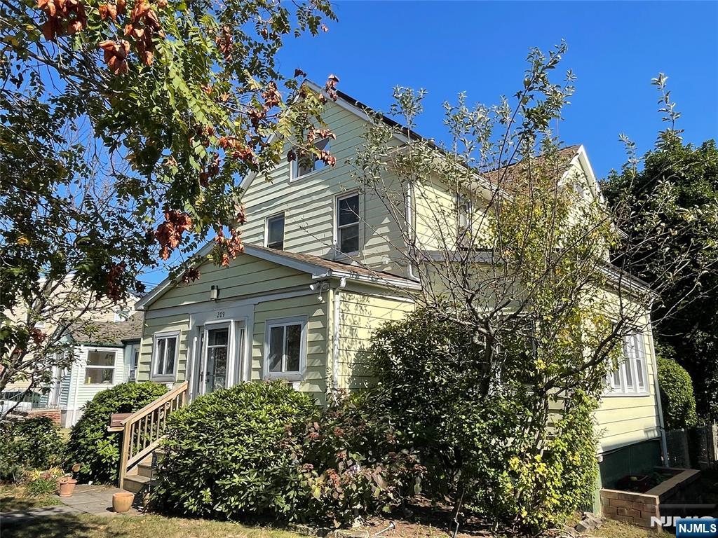 Homes for sale in Teaneck, NJ | 209 Park Ave, Teaneck, NJ 07666 | MLS# 25039619