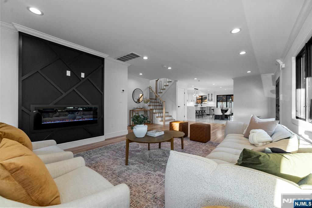 Homes for sale in Totowa, NJ | 4 Roosevelt Ave, Totowa, NJ 07512 | MLS# 25039626