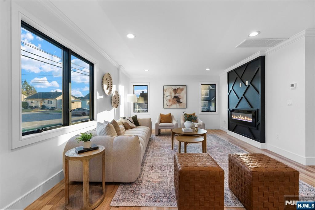 Homes for sale in Totowa, NJ | 4 Roosevelt Ave, Totowa, NJ 07512 | MLS# 25039626