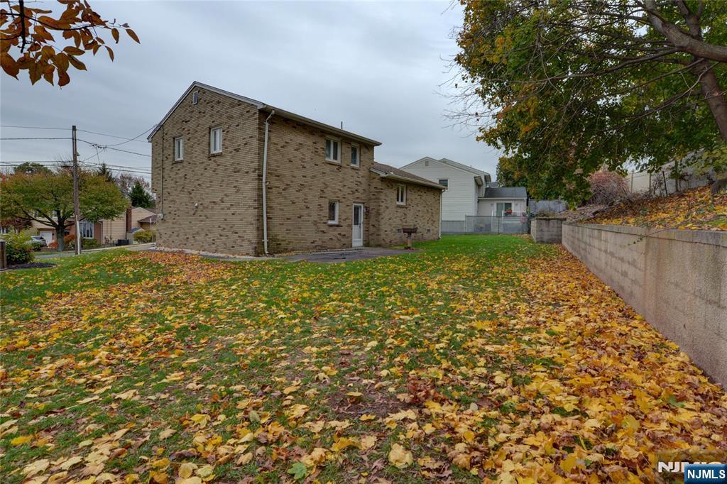 Homes for sale in Clifton, NJ | 184 Abbe Ln, Clifton, NJ 07013 | MLS# 25039655