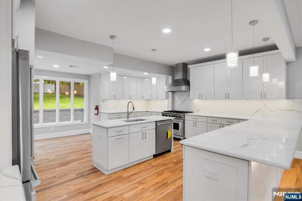 Homes for sale in West Orange, NJ | 3 Brook Way, West Orange, NJ 07052 | MLS# 25039661